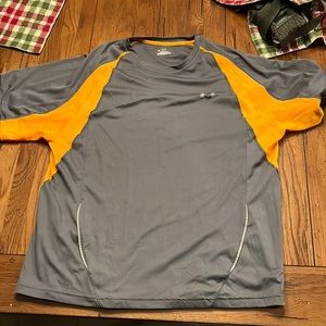 Under Armour heat gear workout t shirt XL